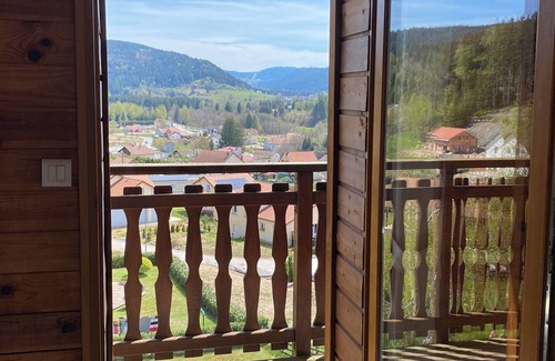 Le Tholy Ski Chalet | Near Gérardmer - Chalet Le Grizzli for 8 people with breathtaking views