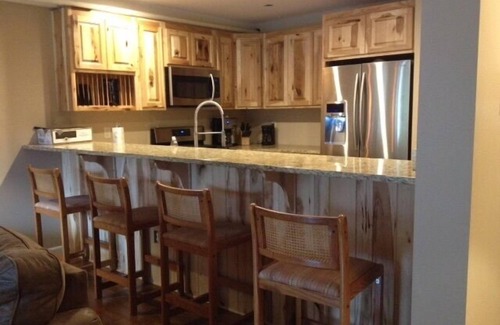 Oak Hill Condo | Near Hunter and Windham ski resorts. Crystal Pond town house, 4BR & 3.5 bath