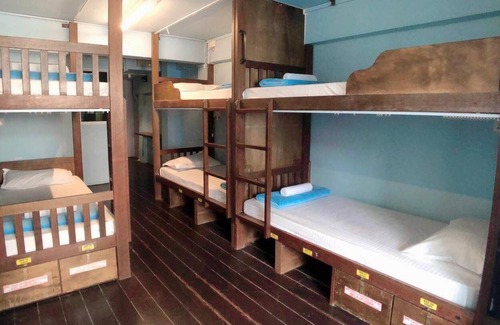Lavender House | Near Mustafa Ctr - Bed in 8-Bed Female Room 04