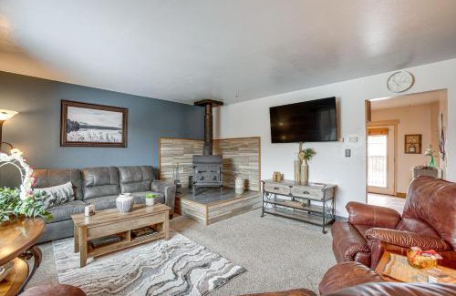 Kittredge Apartment | Near Red Rocks, Hiking and Skiing Kittredge Condo!