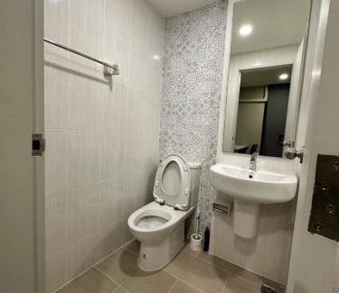 Minburi Apartment | Near Safari Park and BTS Bangchan condo swimming, fitness, cooking, family-friendly rental