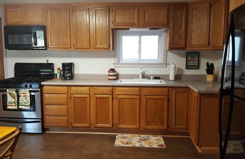 Bay City Cottage | Near Saginaw Bay and Saginaw River