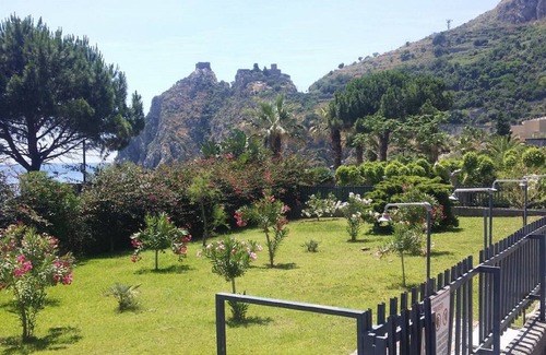 Sant'Alessio Siculo Apartment | Near Taormina between sea, history and culture.