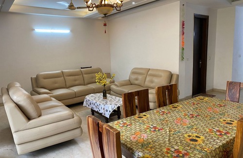Saket Apartment | near to max hospital n5 min walk select city mall & dlf avenue n