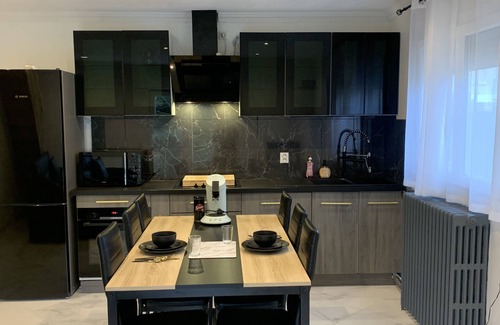 Sarcelles House | Near train station/Paris/Airport/Stade de France/Asterix/Disney