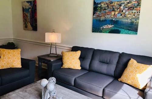 Central Myrtle Beach House | Neat 1st floor cozy condo at Magnolia place