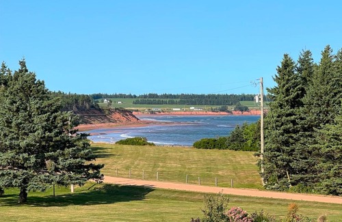 Little Pond Hotel | Ned's Landing at Spry Point