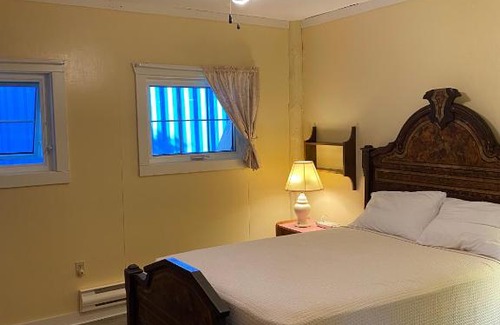 Little Pond Hotel | Ned's Landing at Spry Point