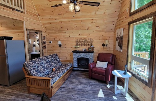Whittier Cabin | Need a Romantic Getawy? Hot Tub DogFriendly/Close to Hiking, tubing & Casino