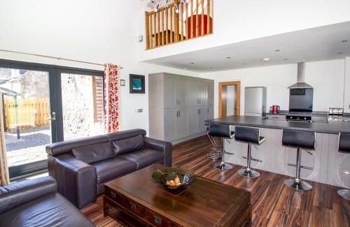 Inverurie House | Nef-Stedi