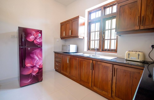 Dalupotha Villa | Negombo Villa near Beach/Airport - Sleeps 10