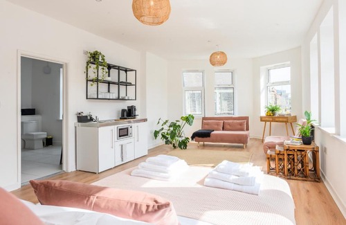 Riverside Apartment | Neighbourhood Bedrooms