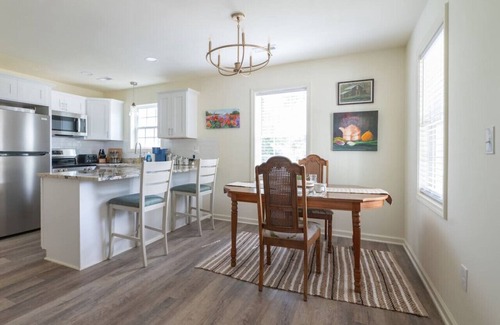 Kernersville House | Nelson Street Cozy Getaway