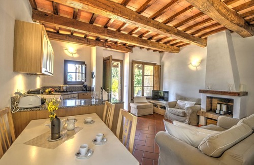 Roccalbegna Apartment | Nespola, Poderone, Roccalbegna, Grosseto and Maremma