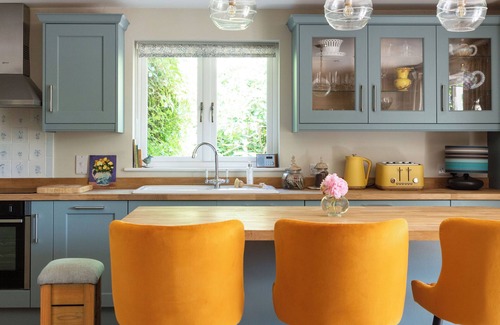 Pulborough House | Nest Stay - Two Luxurious Properties Rented Together