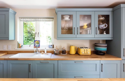 Pulborough House | Nest Stay - Two Luxurious Properties Rented Together