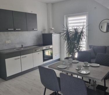 Neresheim Apartment | NEU! FeWo Maria Buch
