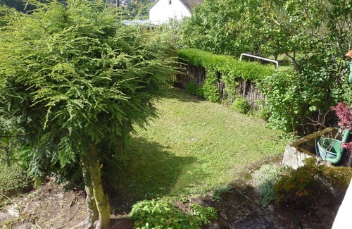 Windischeschenbach Apartment | Neuwertiges App. im Waldnaabtal mit eigener Terrasse und Liegewiese