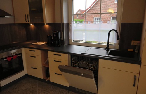 Halbemond Apartment | NEW! 100 sqm dog-friendly apartment with whirlpool
