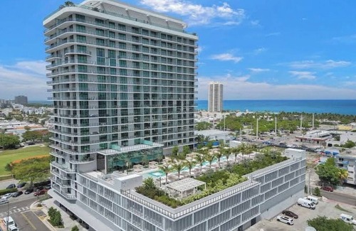 North Beach Apartment | New 1bed 1.5bath 20th floor amazing views