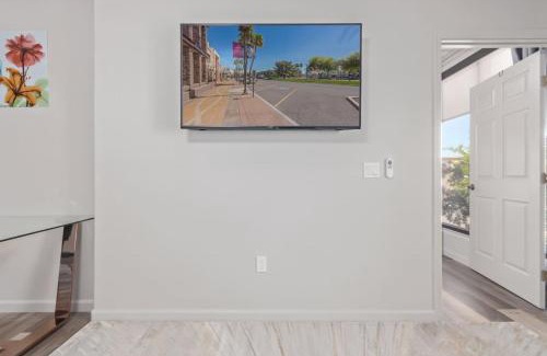 Fountain Hills Apartment | New 2 Bed 2 Bath On The Avenue