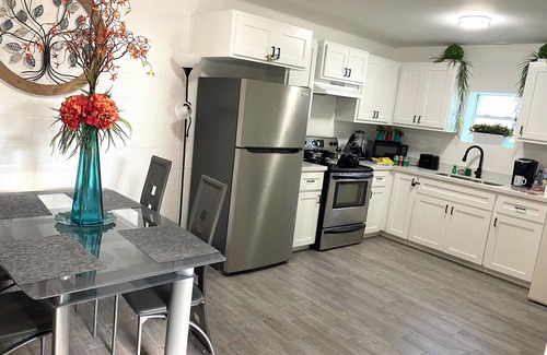 McAllen Apartment | NEW! 2 minutes Convention Center, Palms Crossing Shopping & South Texas College