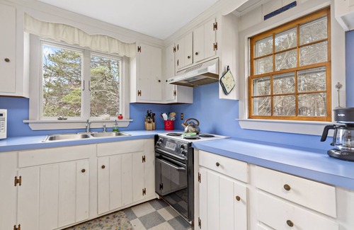 Eastham House | New 2024 Rose Blossom Retreat - Charming 4 Bedroom Home in Eastham