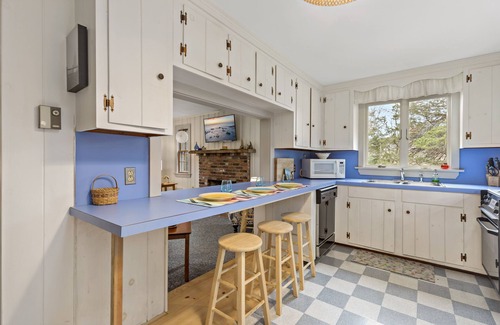 Eastham House | New 2024 Rose Blossom Retreat - Charming 4 Bedroom Home in Eastham