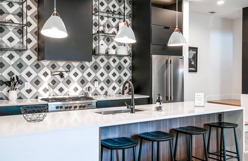Edgehill House | NEW 24 Guests 2 Rooftop Decks Near Downtown