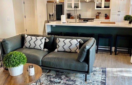 West Newport House | NEW 2Bath 216A Lower Light Filled Casita w/AC-Best Location