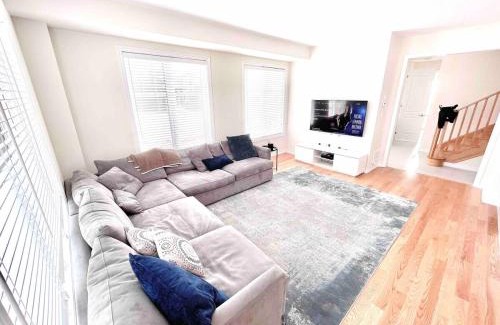 Thorold House | New 3 Bedroom 2 Bathroom Home in West Niagara