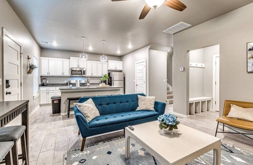 Midwest City House | New 3B/2.5B In Heart Of MW City