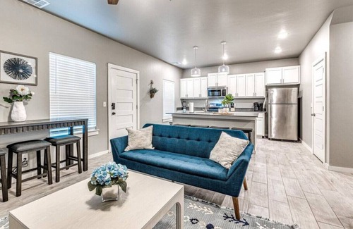 Midwest City House | New 3B/2.5B In Heart Of MW City
