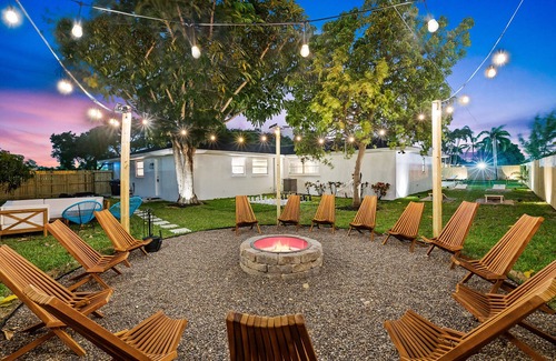 Villages of Palm Beach Lakes House | NEW 6BR Beach Resort-Style Game House! Heated Pool