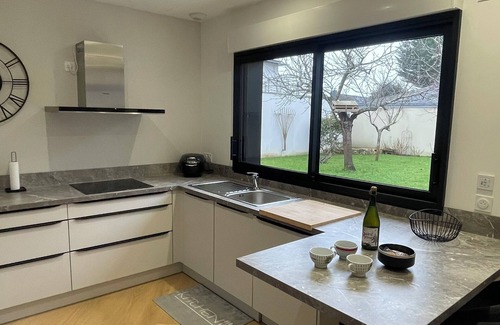 Vannes Apartment | New 80 m² apartment with garden, quiet, walking distance to port, stadiums and shops