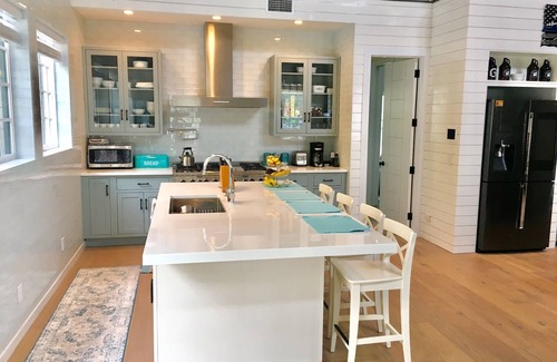 Springs House | New and Ready for Summer 2025! 5-Stars