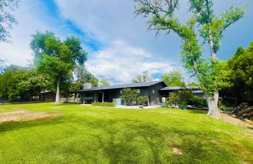 Lake Montezuma House | ! NEW ! Arizona Wine House. Centrally located in the Heart of the Verde Valley.
