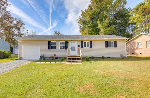 New Bern House | New Bern Abode with Yard about 2 Mi to Neuse River