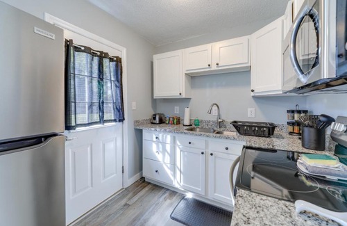 New Bern House | New Bern Abode with Yard about 2 Mi to Neuse River
