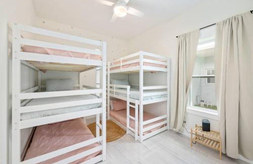 Jensen Beach House | New Build- Mini Golf Course-Heated Saltwater Pool-Game Room