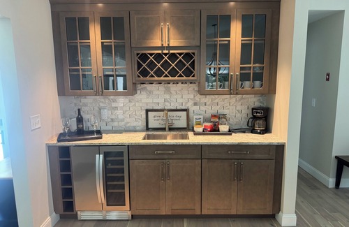 Saunderstown House | New Build, Private Beach, Central Air, Big Yard, Firepit, Wine Bar