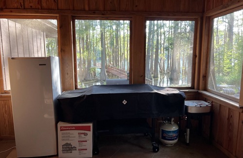 Jones Cabin | New Cabin on Lake Enterprise in Wilmot Arkansas