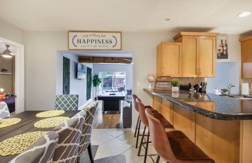 North Central Hollywood House | NEW Casa Palma, Tropical retreat