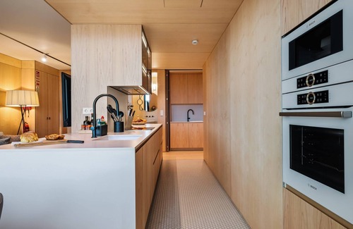 Se Apartment | New & Central with Terrace & Grill @ Savoy Insular