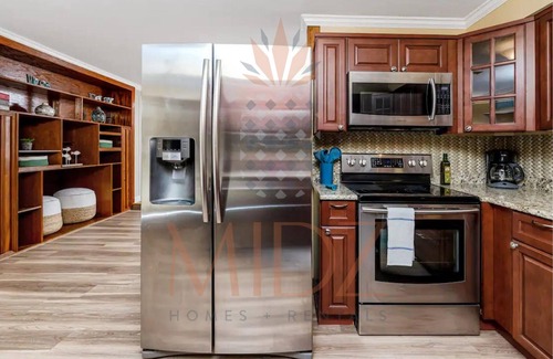 Walsingham House | NEW! Centrally Located & Spacious Pool Home|3BD/2BA