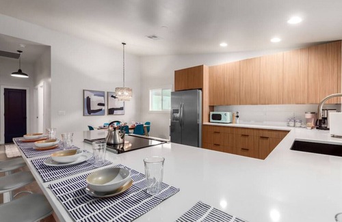 Chandler House | NEW! Chandler Palms Paradise