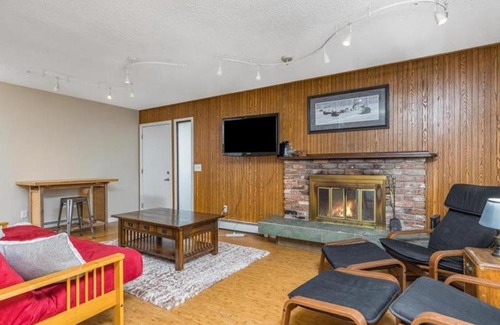 Northeast Anchorage Apartment | NEW! Charming Stay in Anchorage
