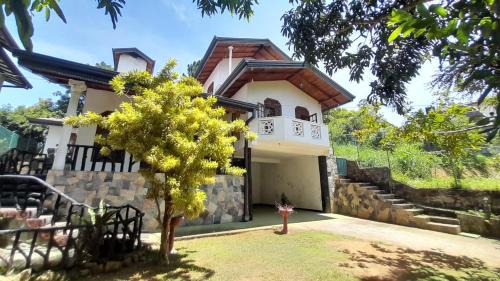 Bandarawela Hotel | New Cherry Wood Bangalow