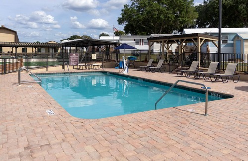 Zephyrhills House | New Colman caravan
