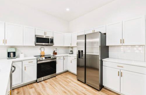 Jensen Beach House | New Construction-Heated Saltwater Pool, Sauna, and Game Room!